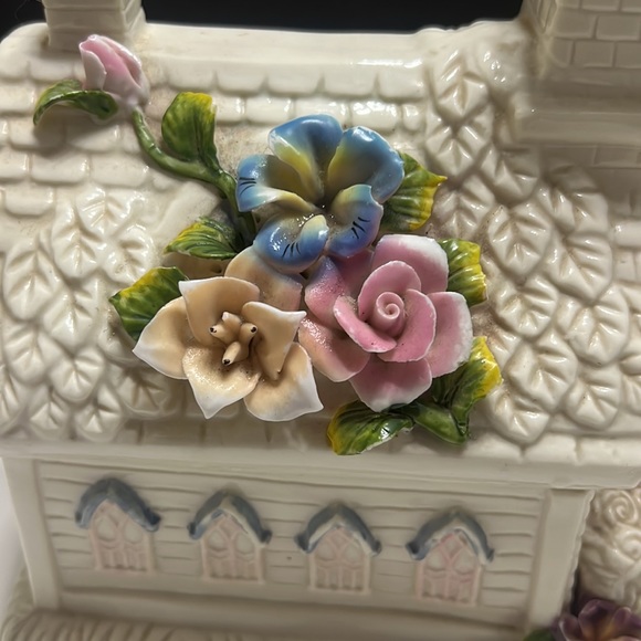 Ceramic Floral Church Music Box, Trinket Box, Jewelry Box - Picture 9 of 13